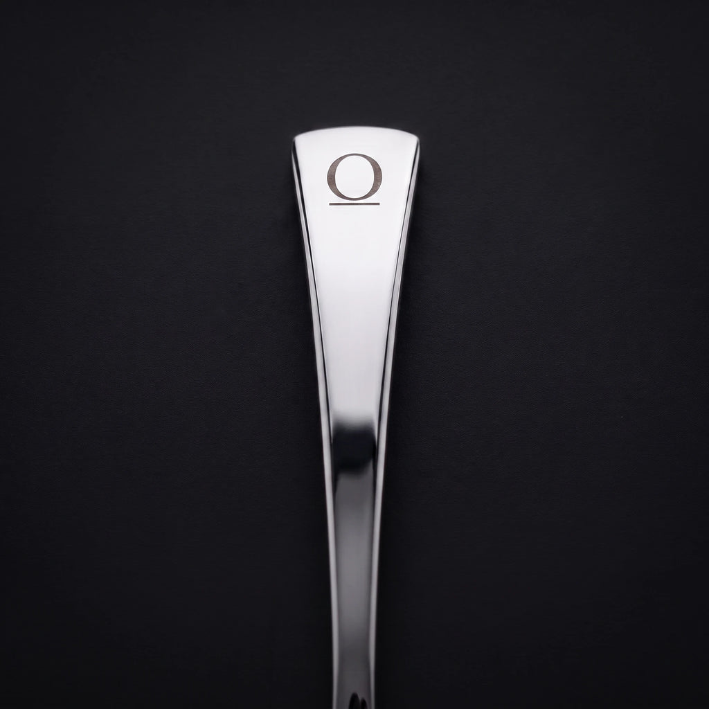 Griff des ORIVA Rocher Spoon mit eingraviertem Monogramm