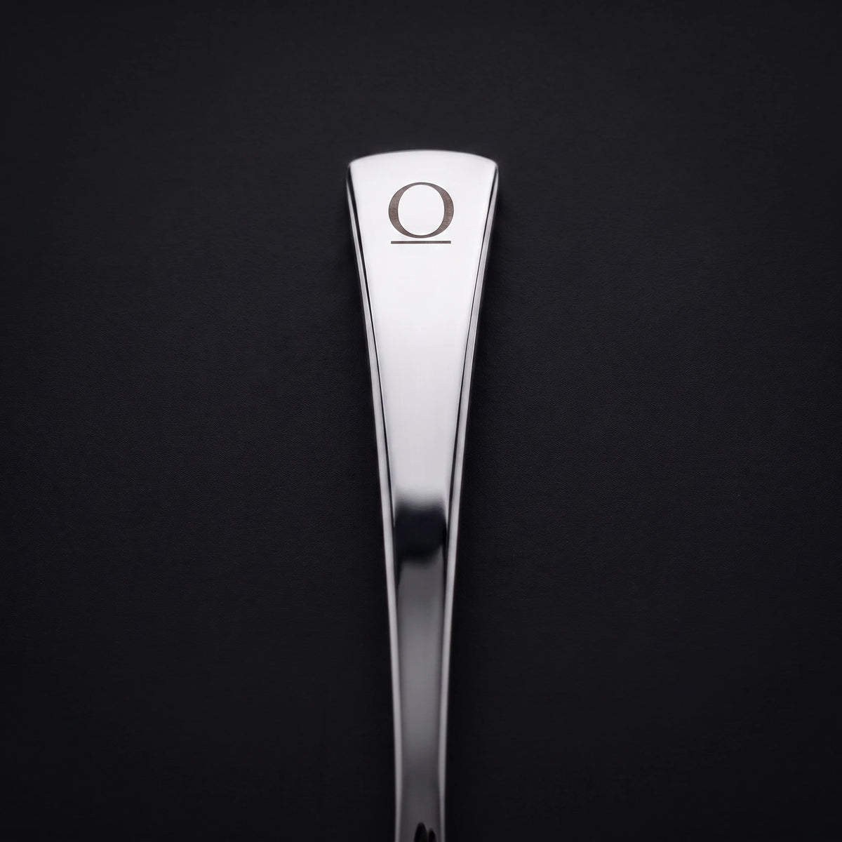 Griff des ORIVA Rocher Spoon mit eingraviertem Monogramm